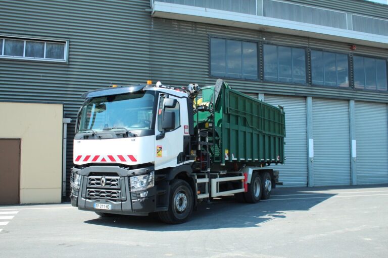 Camion de collecte du verre de Trinoval