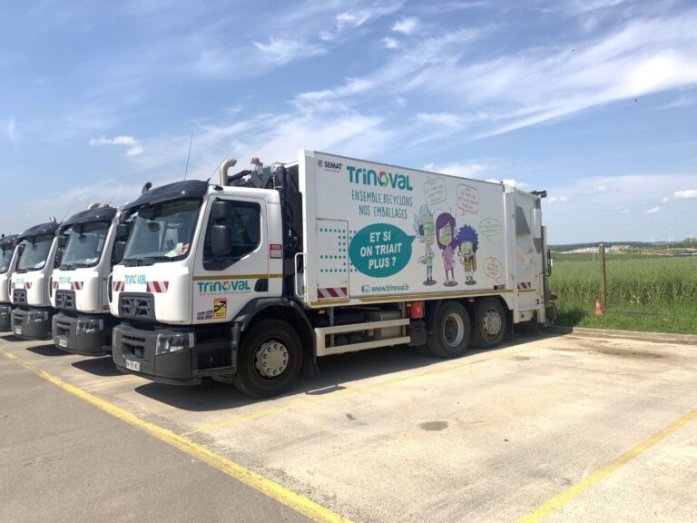 Camion de collecte en porte à porte de Trinoval