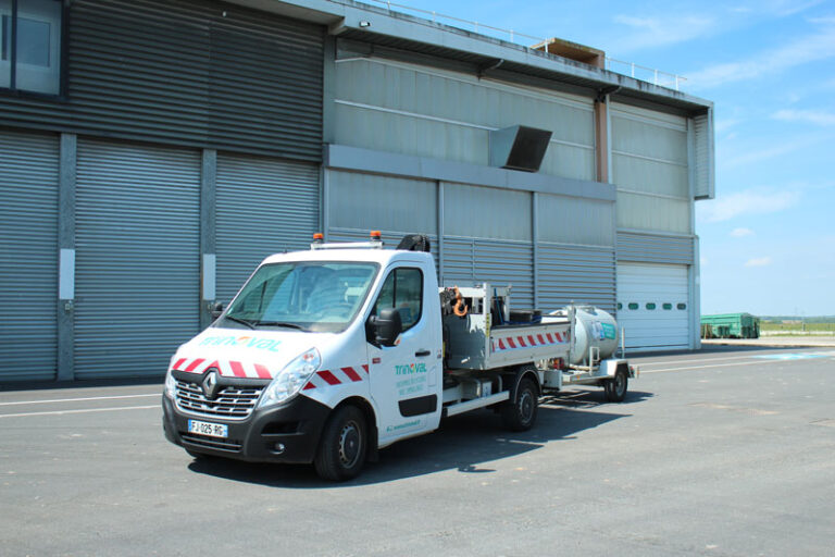 Camion entretien de Trinoval